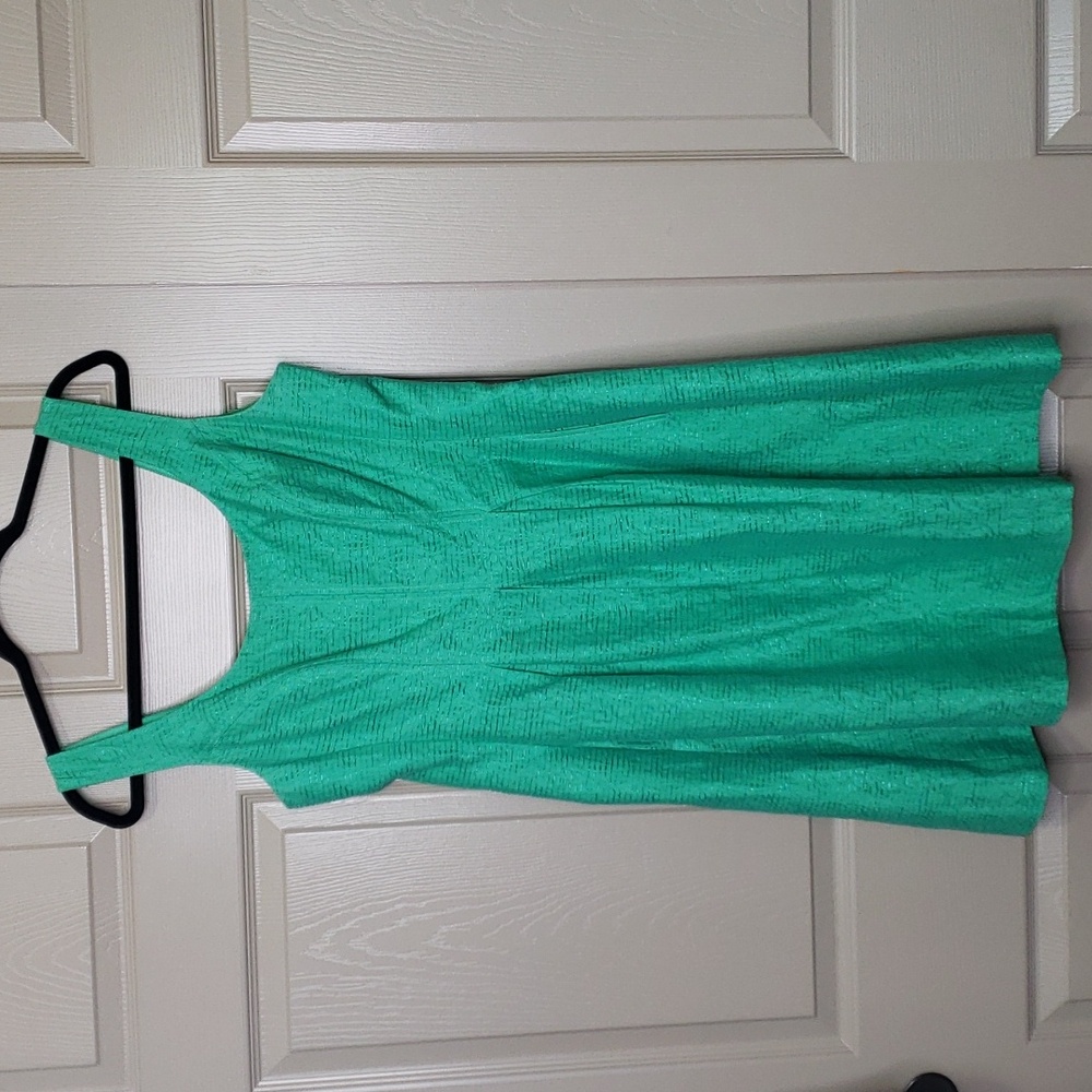 Nine West Green textured dress size 10 with pockets